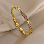 💖 GoldenVibe™ – Vintage Stainless Steel Bracelet