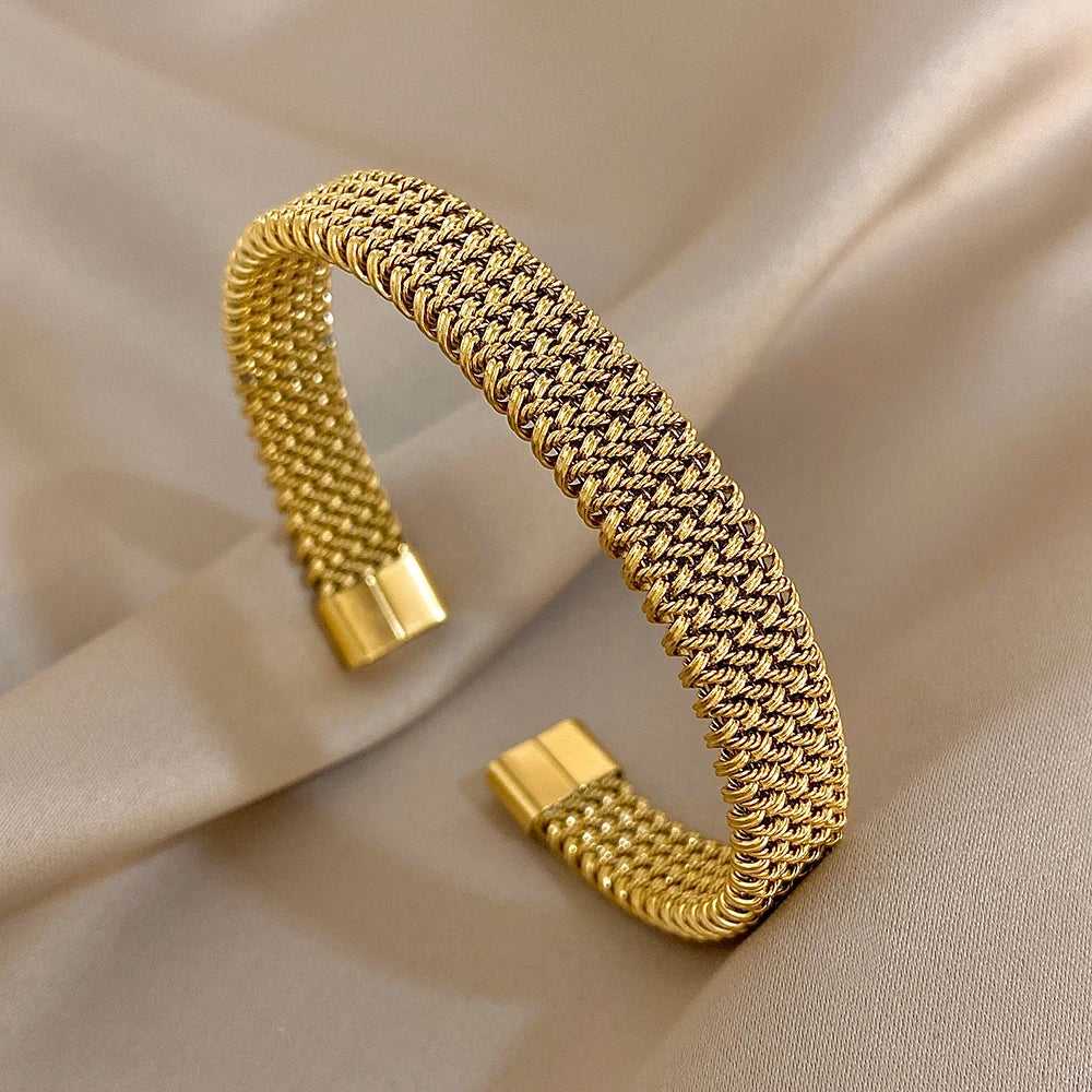 💖 GoldenVibe™ – Vintage Stainless Steel Bracelet