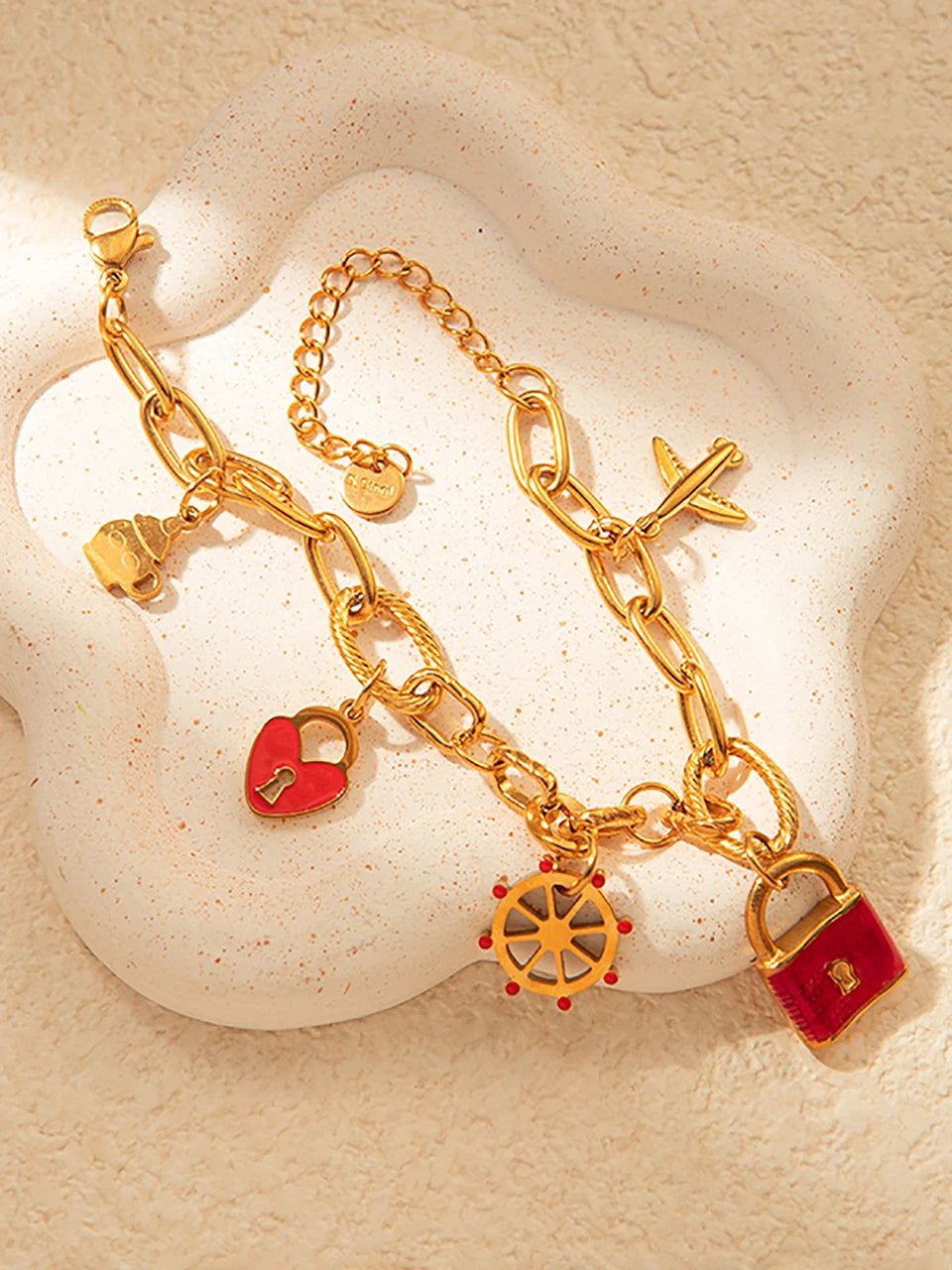 LoveFlight™ 💫 – 18k Gold Bracelet