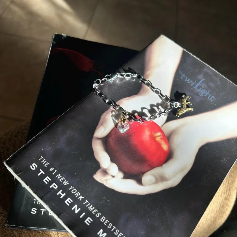 🌙 TwilightBond™ – Bella & Edward Bracelet Set