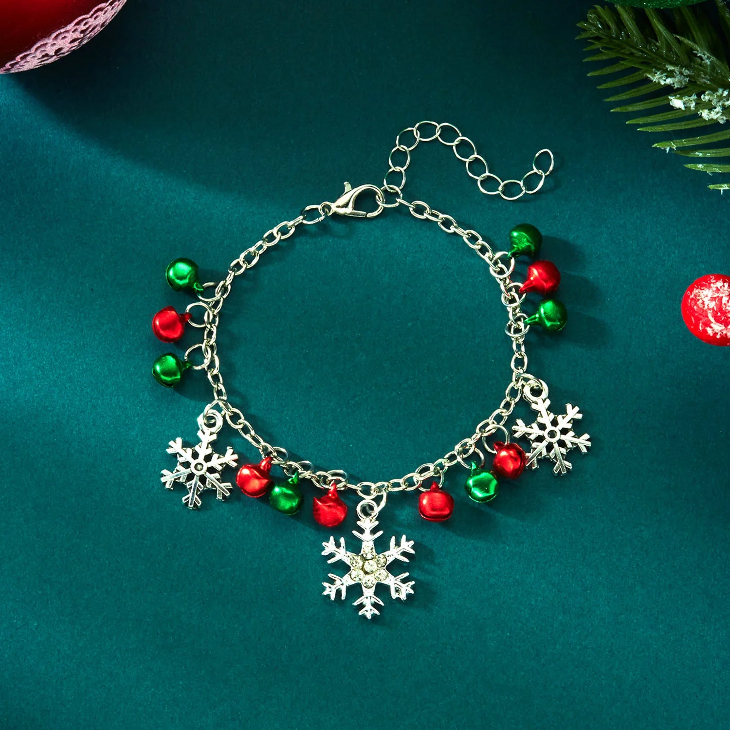🎄 SnowGlow™ – Christmas Charm Bracelet