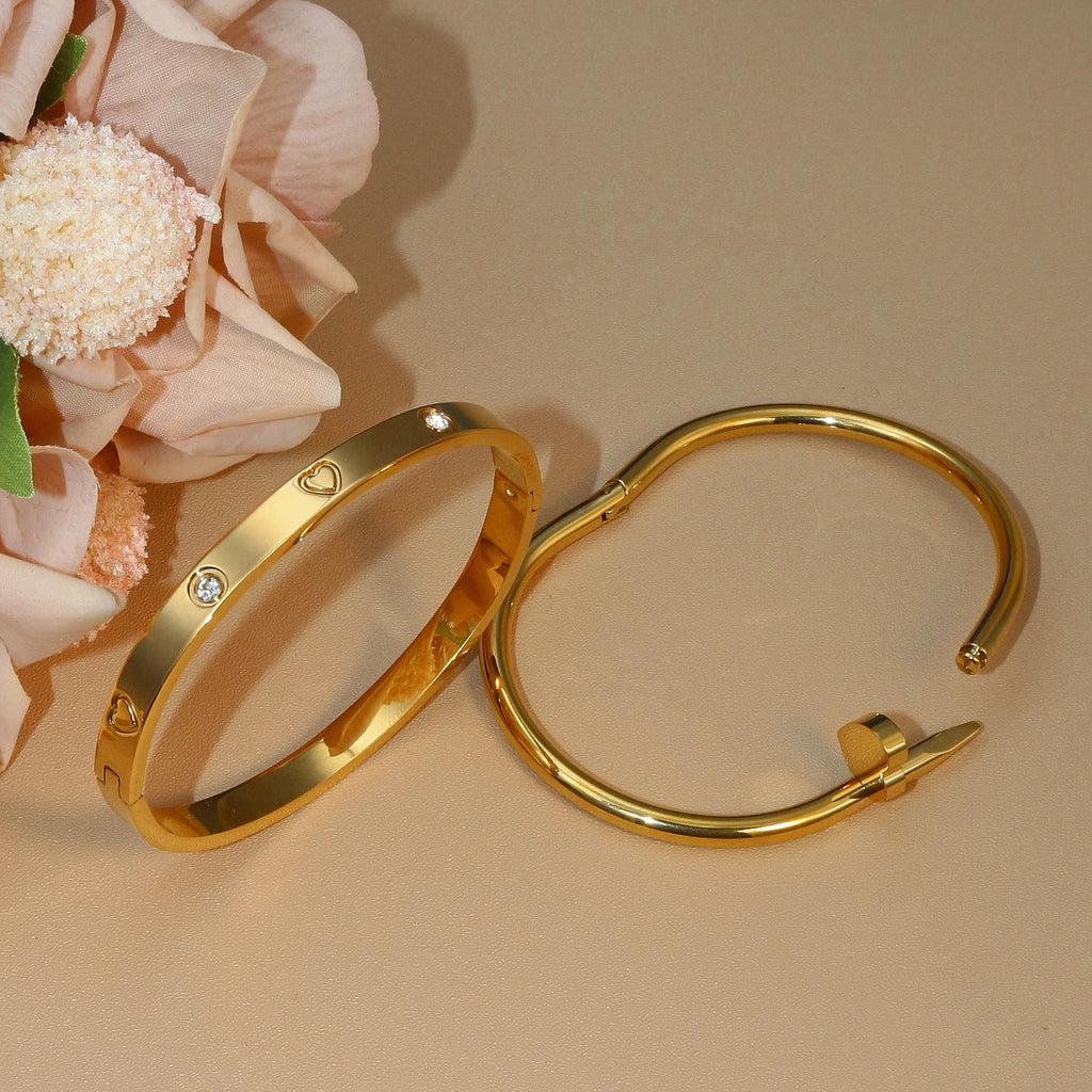 HeartLuxe™ - Stainless Steel Heart Zirconia Bracelet